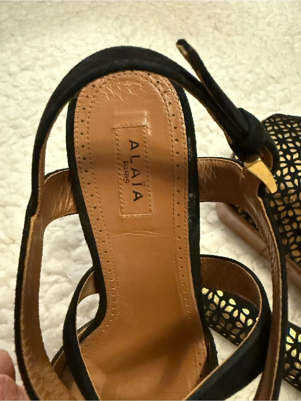 Alaia striking black